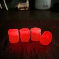 Fluorescencyjne-nakretki-nakladki-na-wentyle-swiecace-w-nocy-4szt-Czerwone-Producent-Inny.jpg